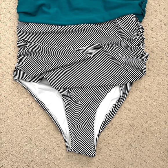 NEW Cupshe Keeping You Accompanied Striped One Piece Swimsuit Women’s Large - Picture 4 of 8